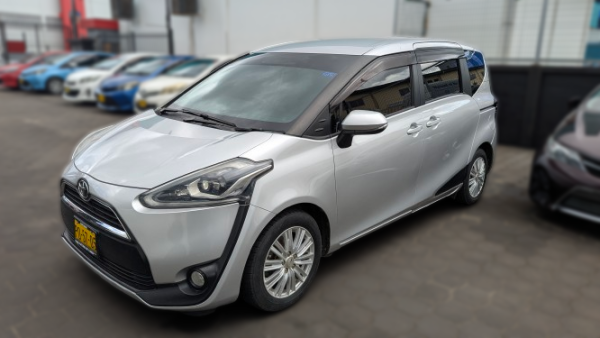 Toyota Sienta 2016